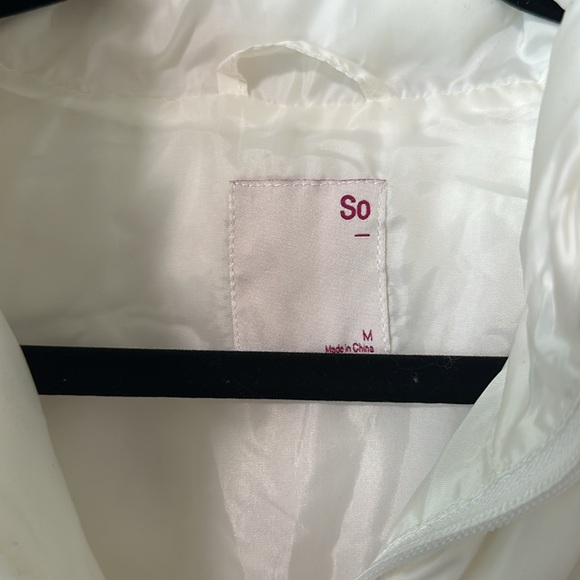 Woman’s Puffer Vest - Picture 2 of 2